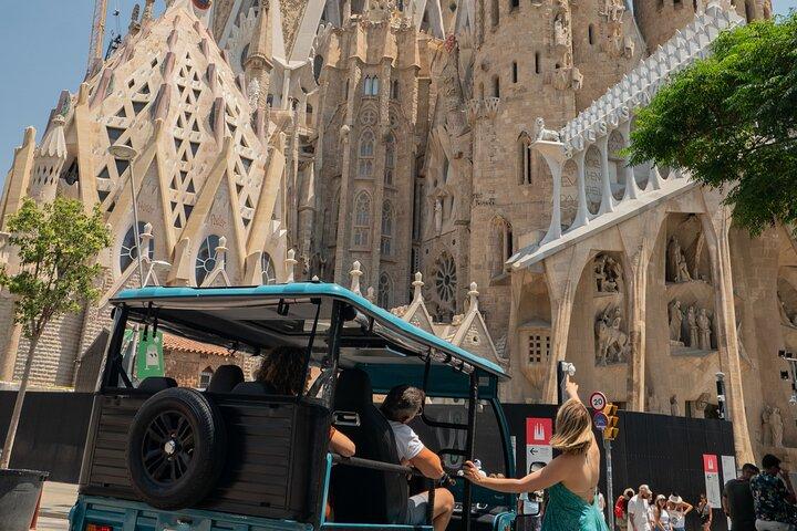 Barcelona Panoramic Private Tuk Tuk Tour