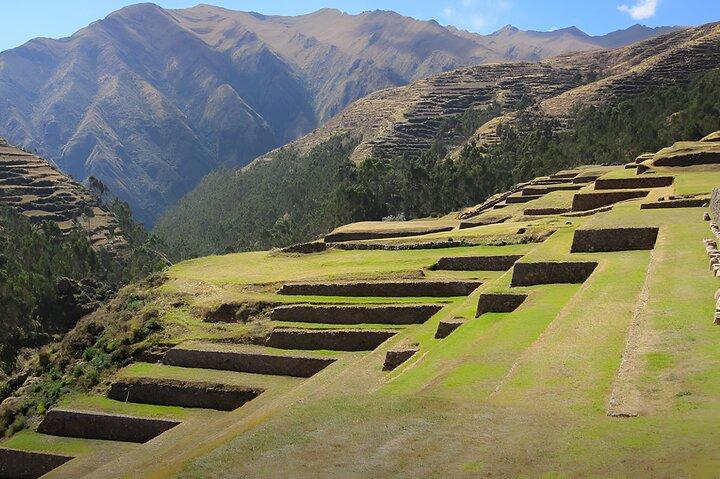 Sacred Valley Tour: Pisac, Ollantaytambo, Chinchero & Lunch