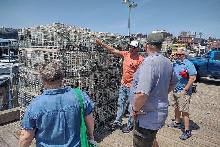 Portland Explorer: Working Waterfront Walking Tour with Seafood