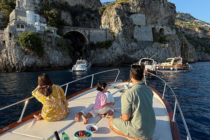 Positano shared sunset by boat with aperitif