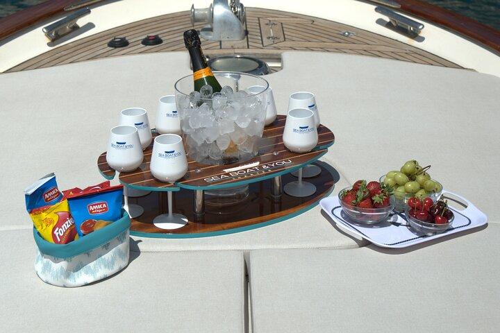 Positano shared sunset by boat with aperitif