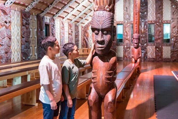 Waitangi Treaty Grounds Tour from Auckland