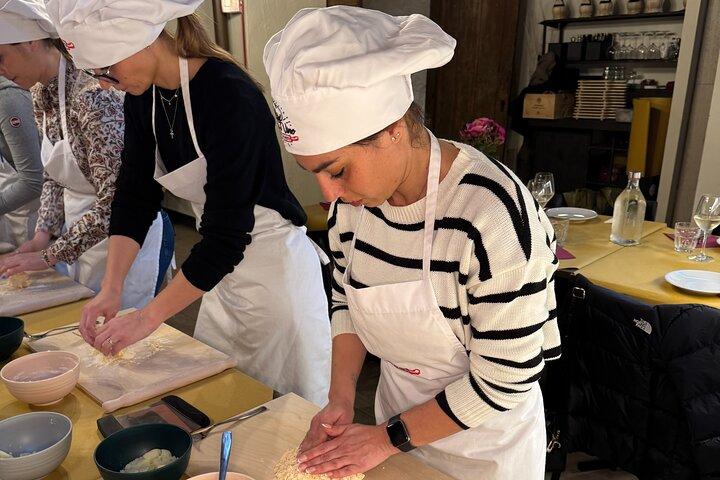 Milan culinary experience with high class wine tastings