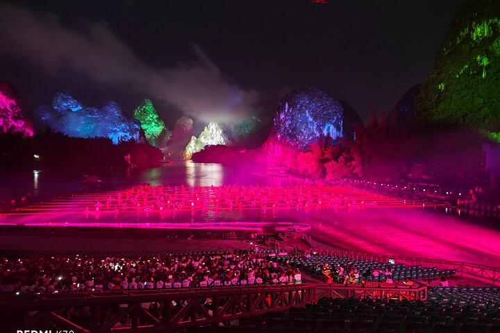 Private day tour :Guilin-LiRiver bamboo boat-Yangshuo Highlights
