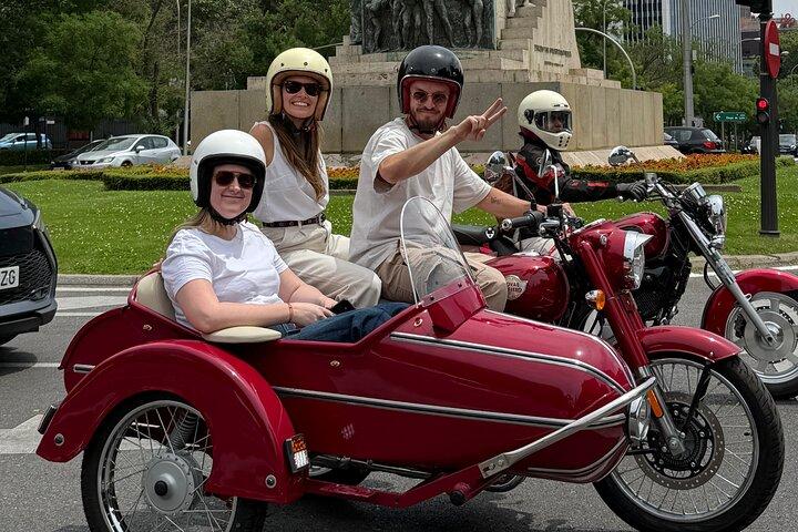 Madrid Highlights: Private Vintage Sidecar Tour (1 Hour)