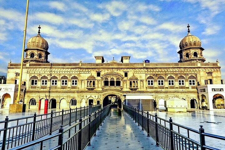 Lahore Private 5 Days 5 Nights Enchanted West Punjab Tour
