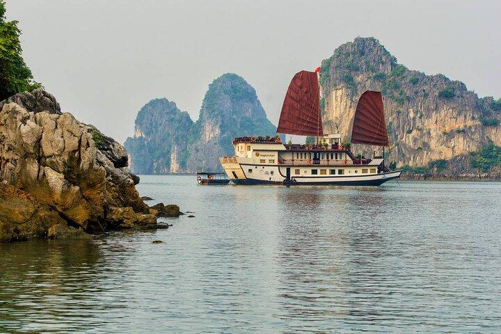 Dragon Legend Cruises 2Days/1Night 5 Star All included