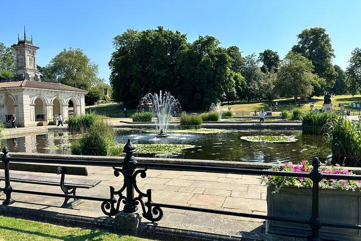 London Victoria and Albert Museum and Kensington Gardens tour