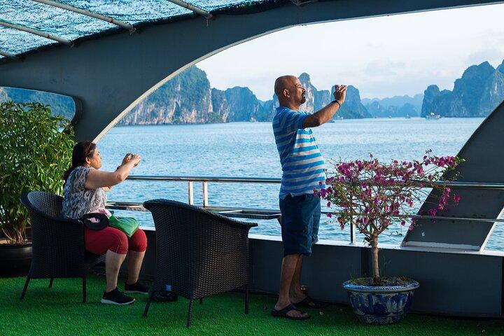 Premium Cruise Halong Bay Day Tour: Buffet Lunch & Transfer