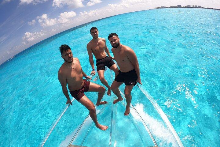 Clear Boat tour in Cancun, 1:30 hours perfect for pictures!