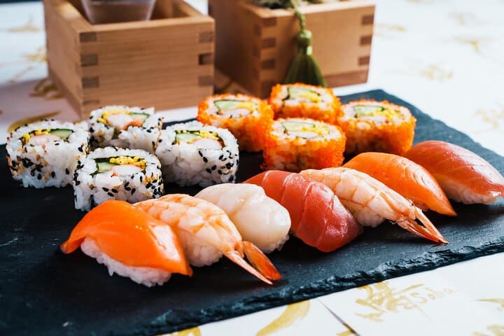 Sushi Making Tokyo with Traditional Rickshaw Ride Tour in Asakusa