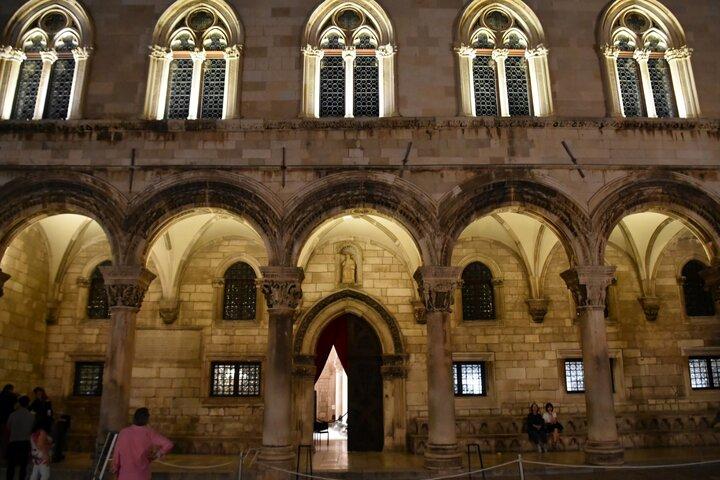 Dubrovnik Walk & Wine: Old Town Walking tour with a Glass of Wine