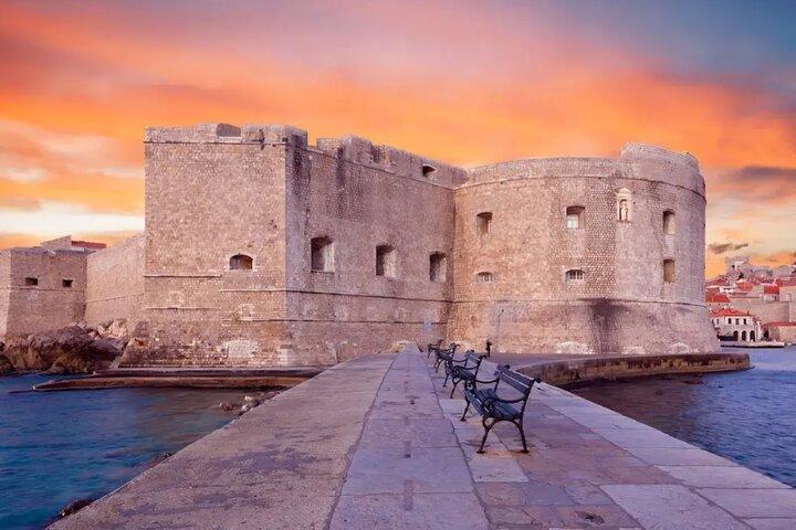 Dubrovnik Walk & Wine: Old Town Walking tour with a Glass of Wine