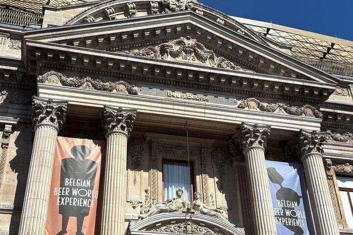 Brussels Walking Tour with Chocolate, Beer and Waffles