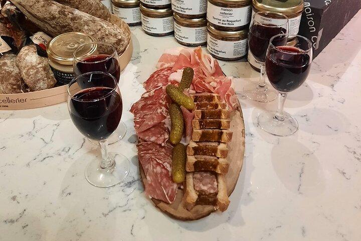 Lyon Private Morning Market Food Tasting Tour in Les Halles Paul Bocuse