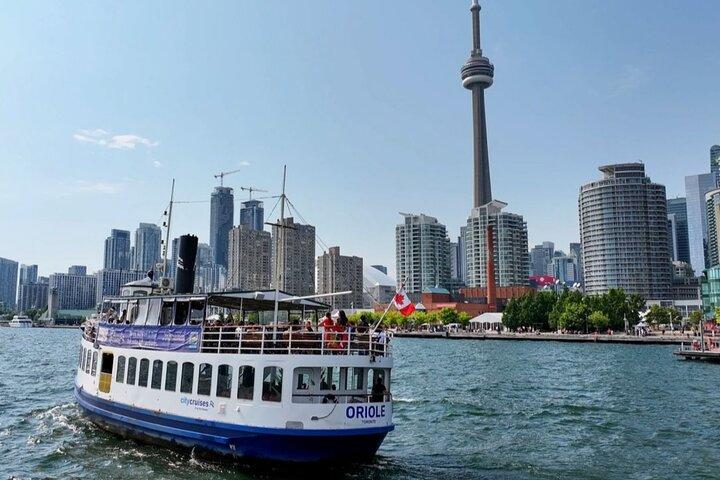 Best of Toronto City Tour with Boat Cruise & CN Tower Entry