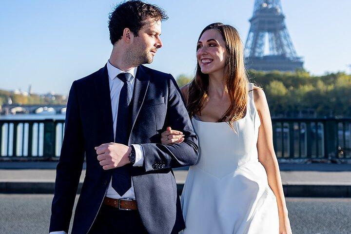 Private Guided Photoshoot at the Eiffel Tower in Paris