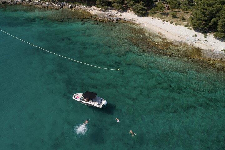 Luxury Speedboat Island Hopping with Swimming & Snorkeling