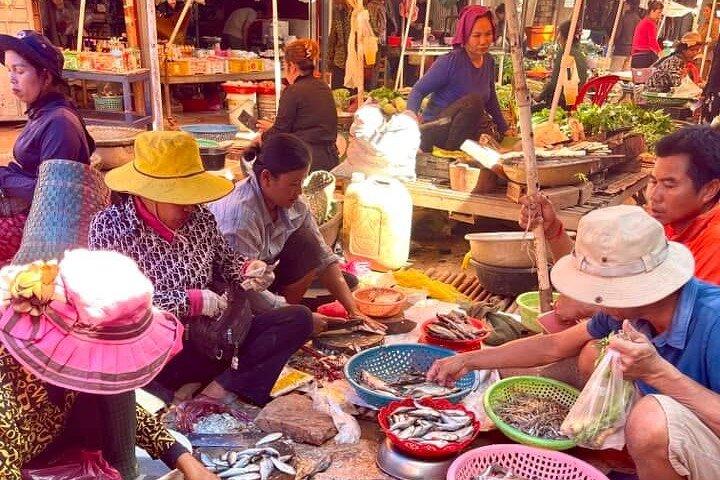 Evening food tour in vibrant siem reap
