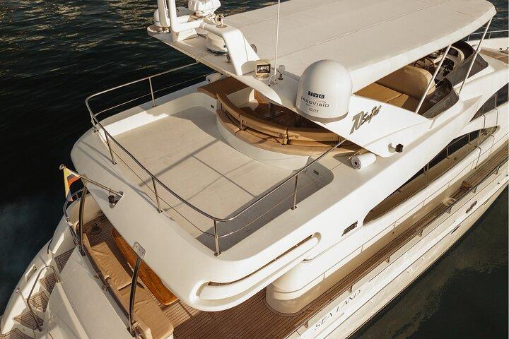 Private 70ft Azimut Yacht Day Tour & Sunset Cruise in Cartagena