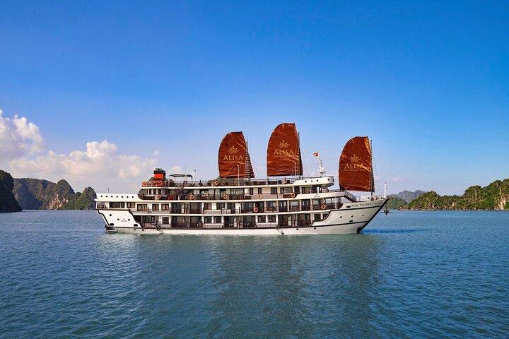 Hanoi to Halong Bay: 2D1N 5-Star Cruise with Private Balcony