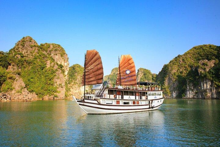 2-Day Bai Tu Long Off the Beaten Path on Garden Bay Cruises