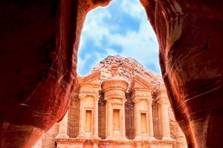 Private 3-Hour Petra Tour: Treasury, Siq & Ancient City