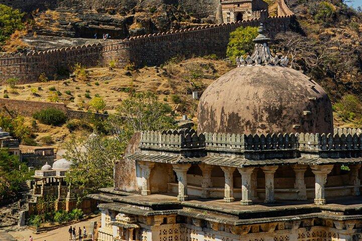 Private Day Trip from Udaipur to Kumbhalgarh Fort and Ranakpur