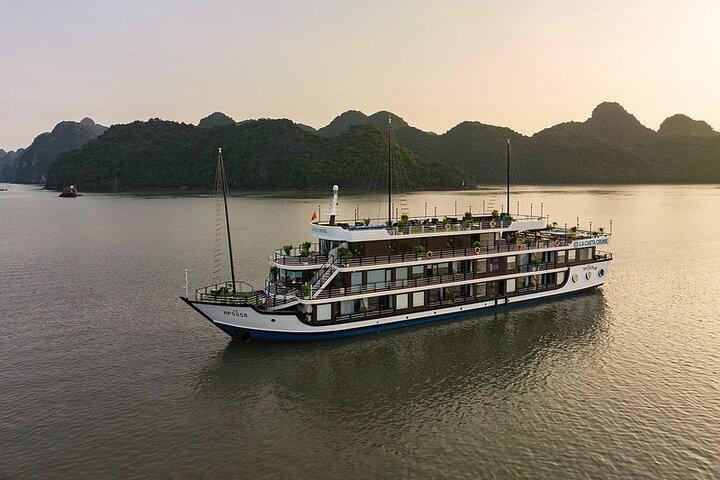 Hanoi: Halong & Lan Ha Bay 2D1N Premium Cruise with Balcony Cabin