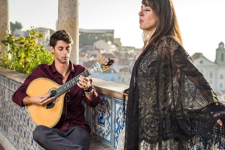 Lisbon Small-Group Tour: Fado Show and Dinner with Pick-up