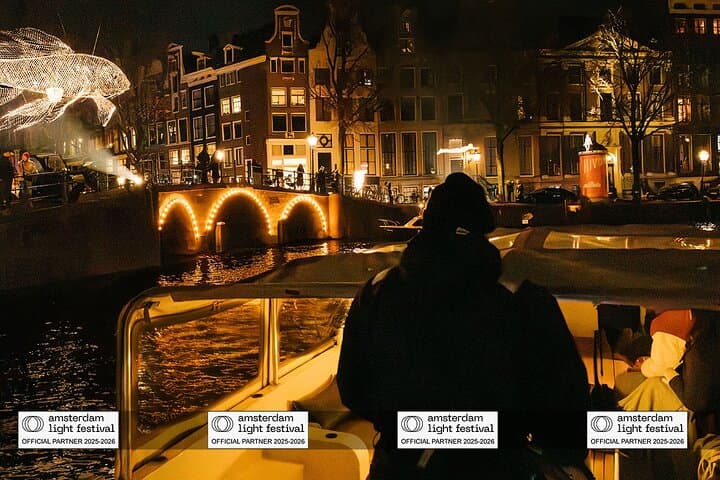 Amsterdam: Light Festival Boat with optional drinks