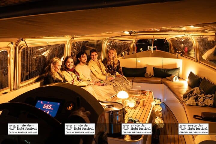 Amsterdam: Light Festival Boat with optional drinks