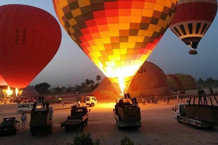 Sunrise Hot Air Balloons Over Luxor with Transfer