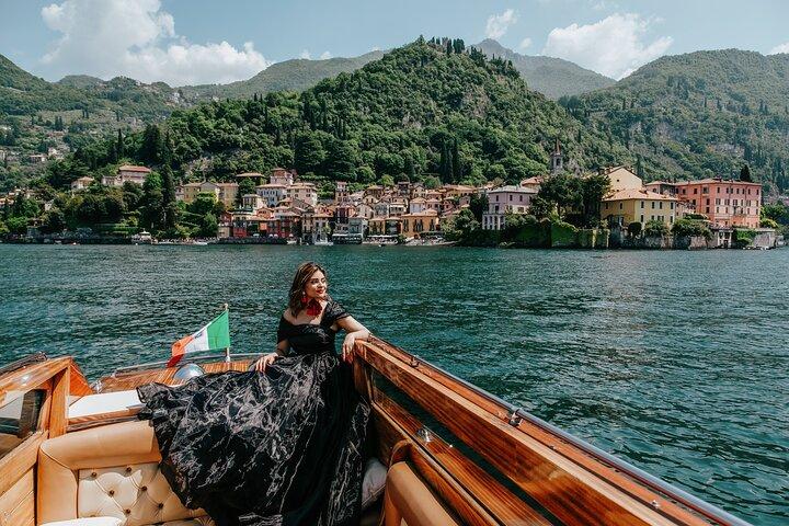 Private Photo Session with a Local Photographer in Lake Como