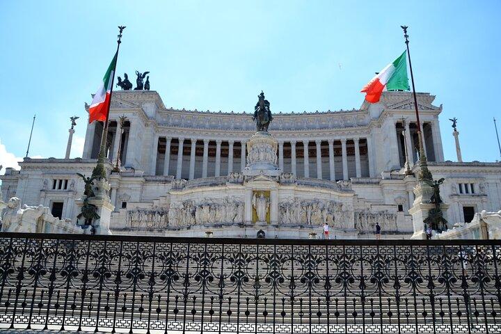 Gems of Rome: Small group E-bike tour with street food stops