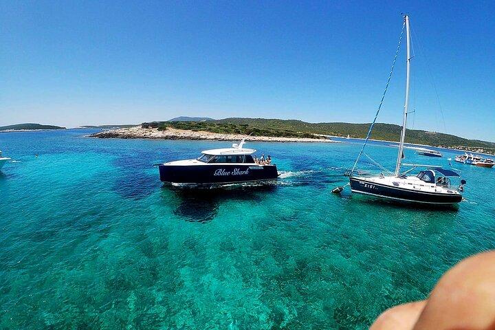 Blue cave and Hvar - 5 Islands speedboat tour from Split