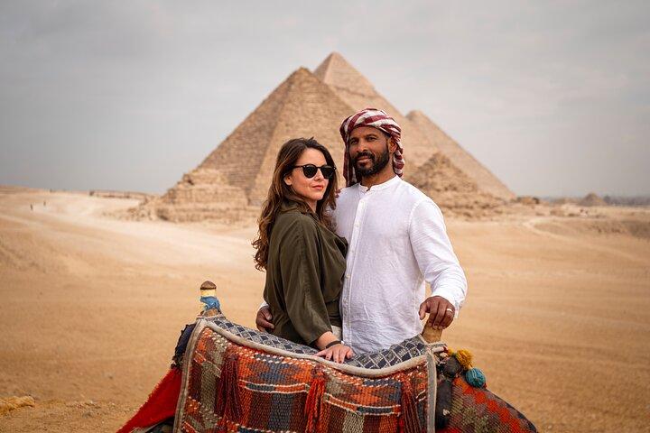 Giza Pyramids and Sphinx Tour with liscened tour guide