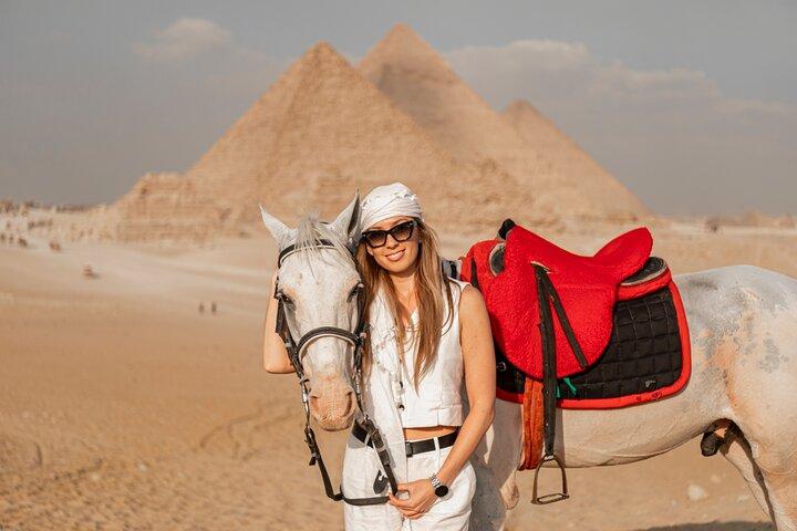 Giza Pyramids and Sphinx Tour with liscened tour guide
