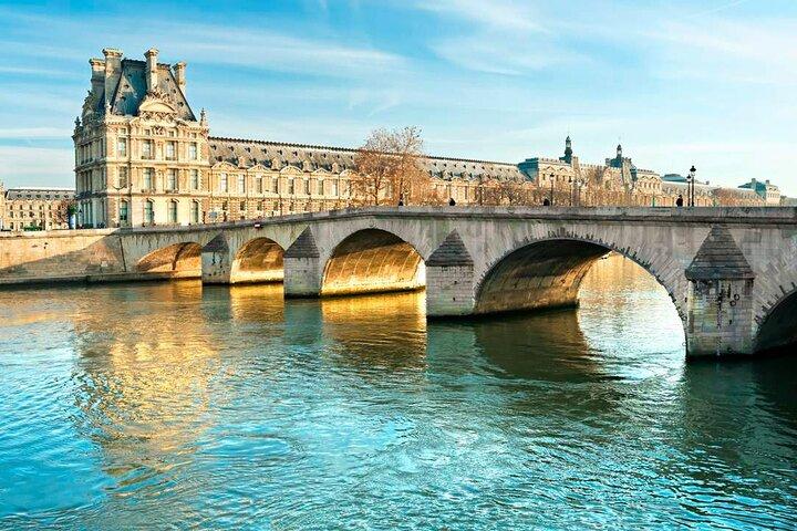 Louvre Museum Half Day Guided Tour in Paris (Skip-the-Line)