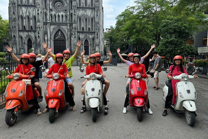 The insider's Hanoi + Train Street 4,5 Hours Female Ao Dai Riders