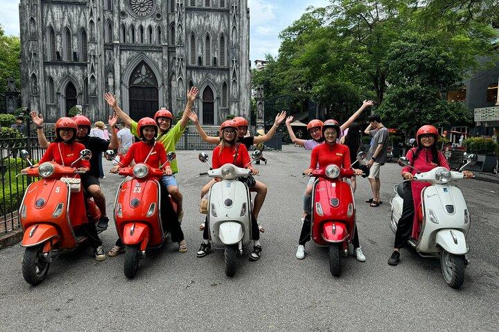 The insider's Hanoi + Train Street 4,5 Hours Female Ao Dai Riders