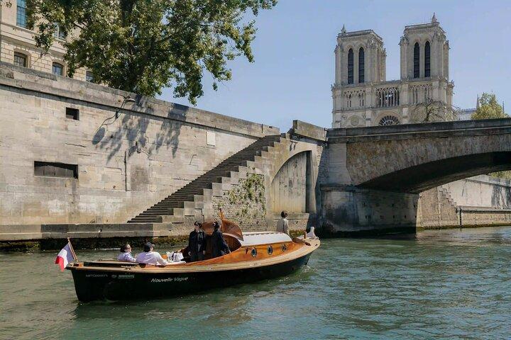 Paris Private Boat Tour with Champagne