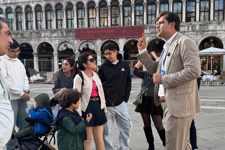 Gondola Ride with Private Walking Tour in Venice