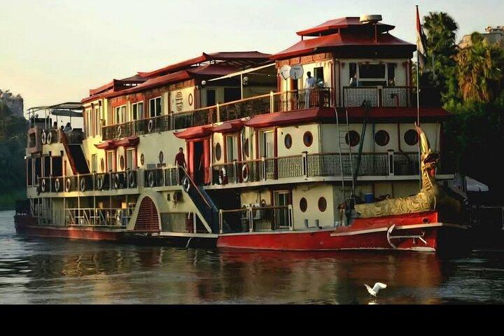 Vip Cairo Nile DinnerCruise&Open Buffet Belly Dance Show