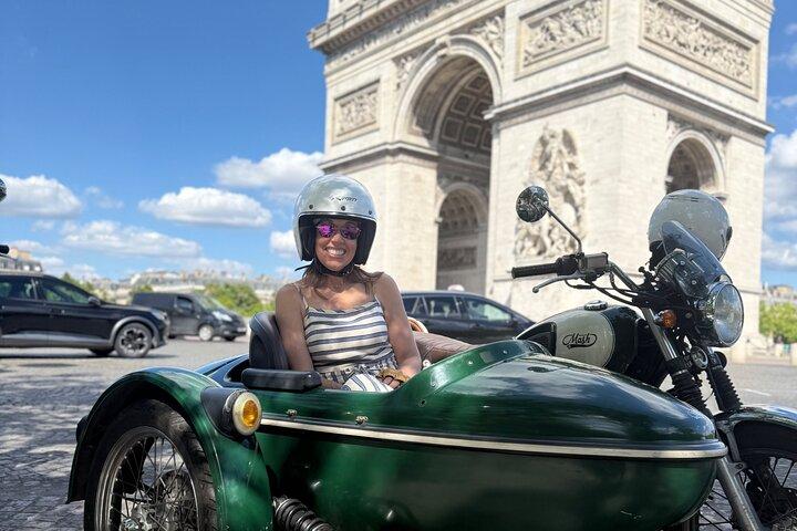 Sidecar Motorcycle tour in Paris with Driver