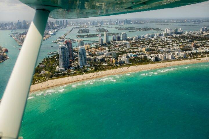 Miami Beach: Romantic Sunset Private Airplane Tour with Champagne