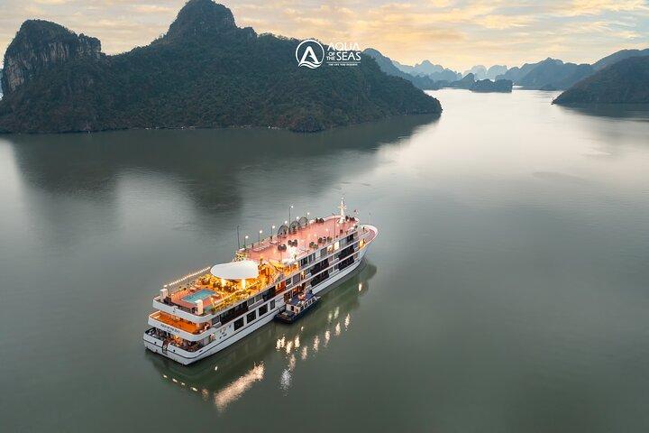 Lan Ha & Ha Long Bay 2D1N 5 Star Cruise with Balcony and Bathtub