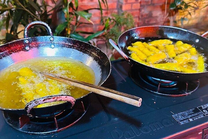 Hanoi Market & Villa Cooking Class: Free Old Quarter Transfer
