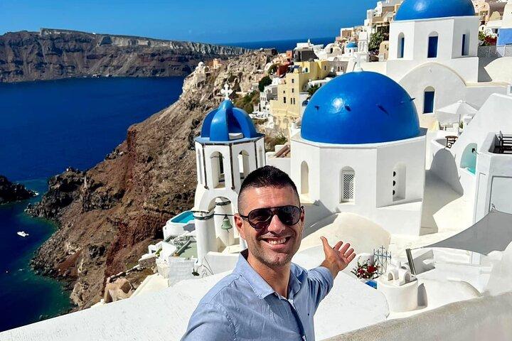 Santorini Private Highlights Tour with Local Driver-Guide