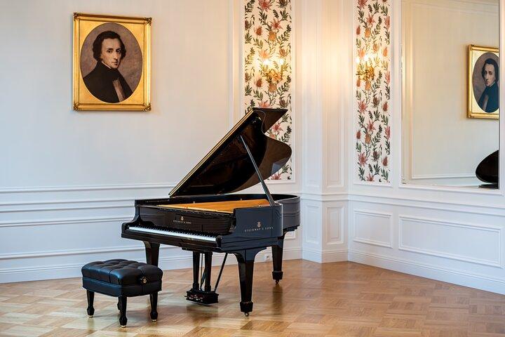 Warsaw Guided Walking Tour with a Private Chopin Concert